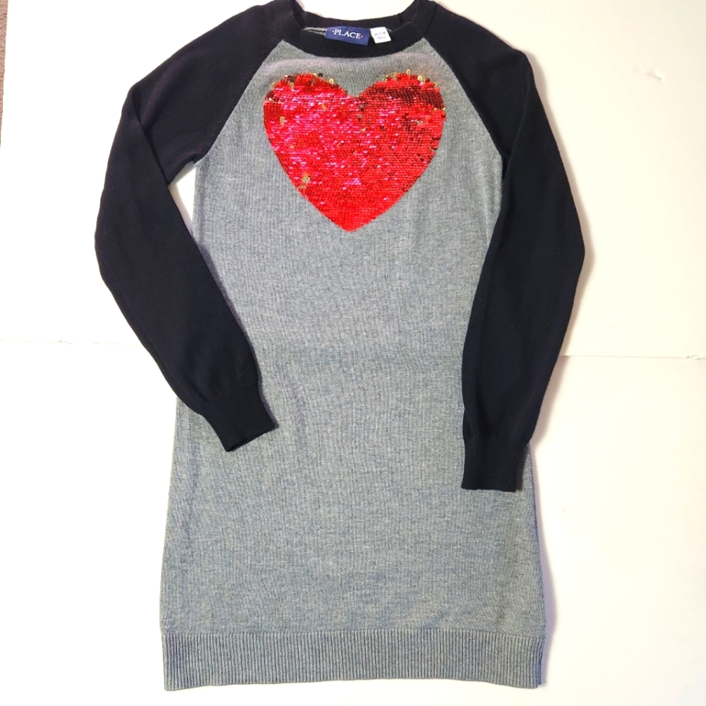 🩷Children's place girl's sweater dress with flip heart sequence Size: 7/8